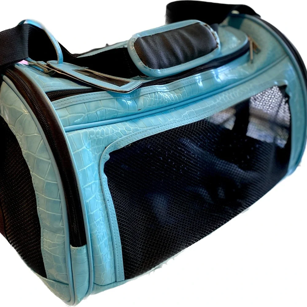 Pet Travel Bag by Totes Sanitized Bedding Machine Washable